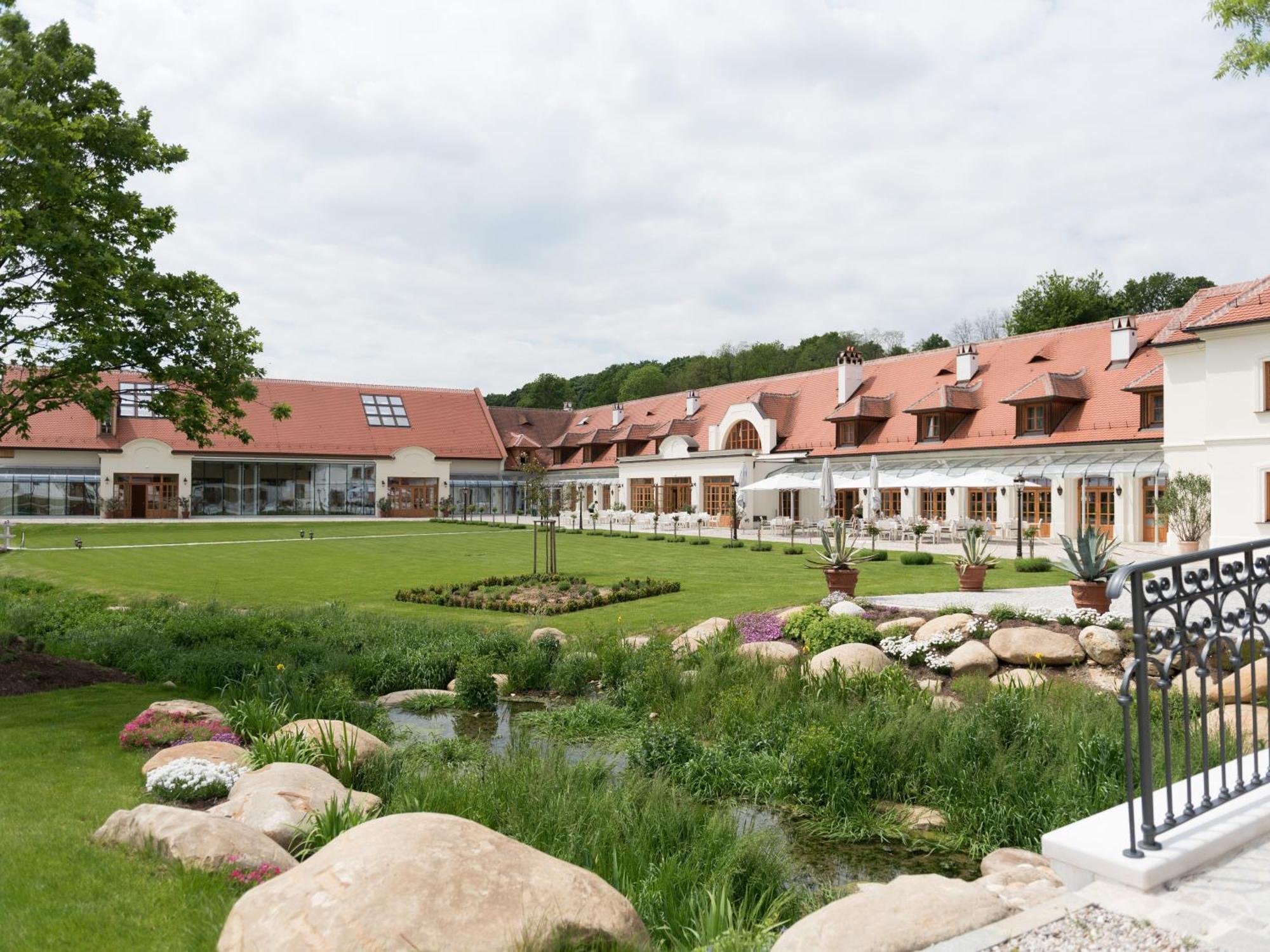Schloss Thalheim Sankt Poelten Ngoại thất bức ảnh